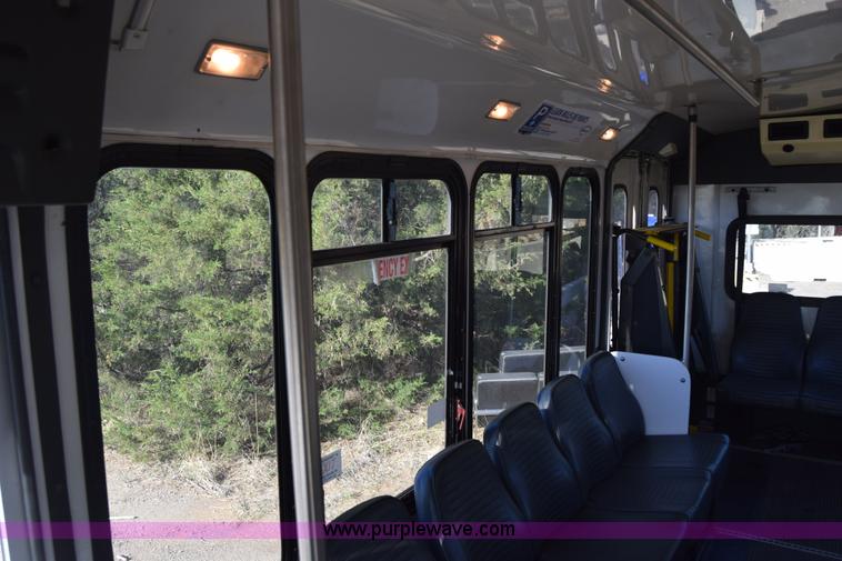 image for item BX9953 2009 Ford Eldorado E450 bus