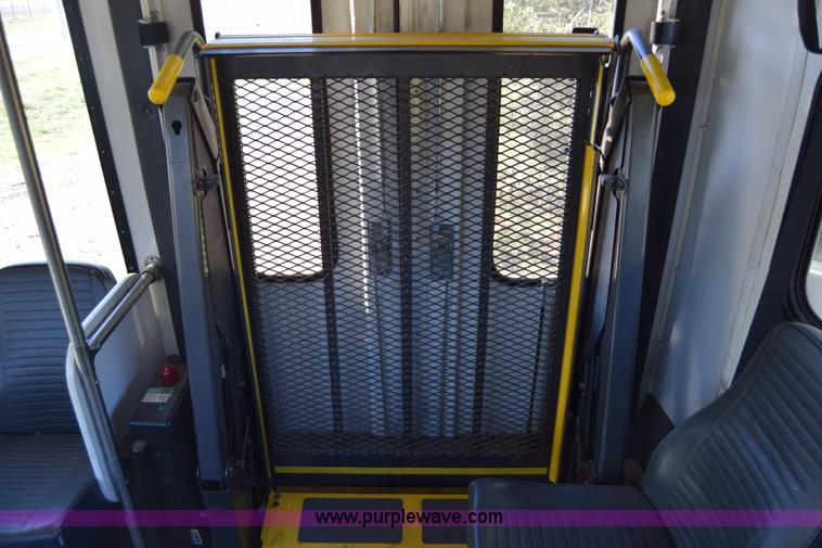 image for item BX9953 2009 Ford Eldorado E450 bus