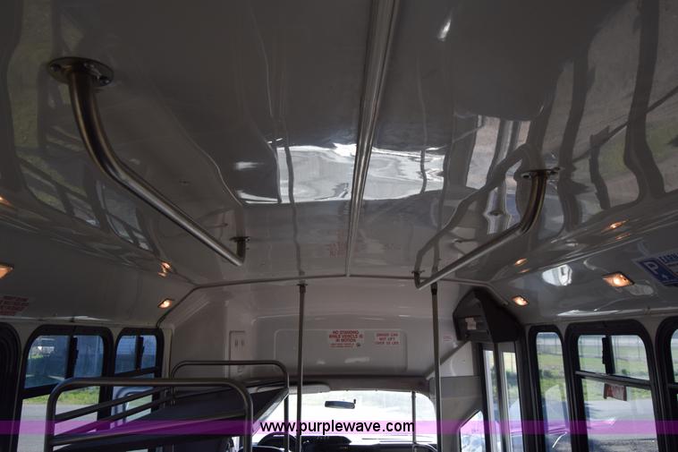 image for item BX9953 2009 Ford Eldorado E450 bus