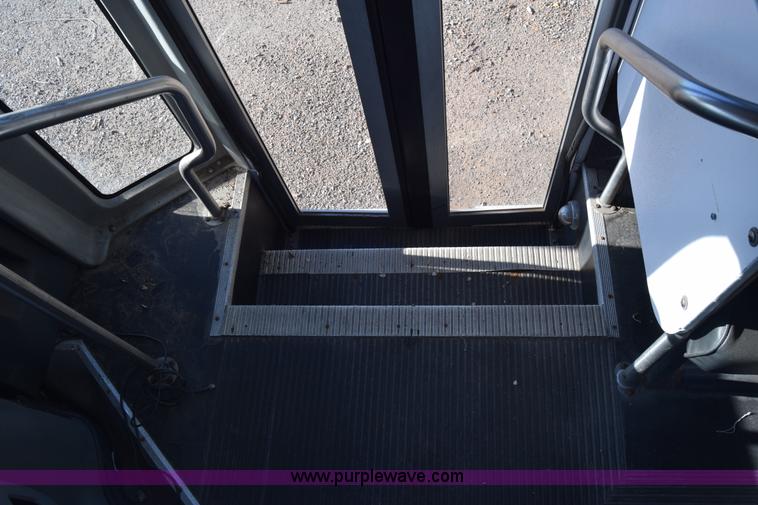 image for item BX9953 2009 Ford Eldorado E450 bus