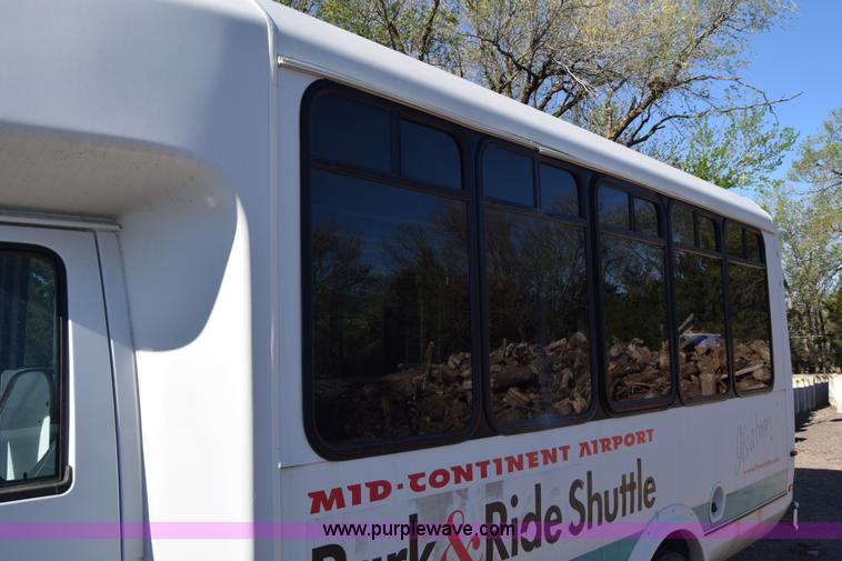 image for item BX9953 2009 Ford Eldorado E450 bus