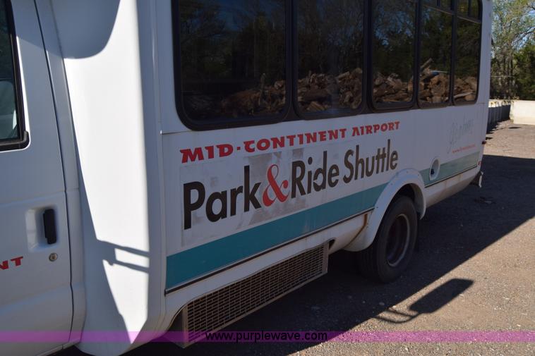 image for item BX9953 2009 Ford Eldorado E450 bus