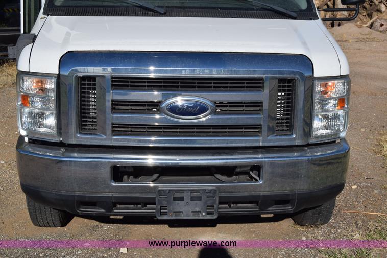 image for item BX9953 2009 Ford Eldorado E450 bus