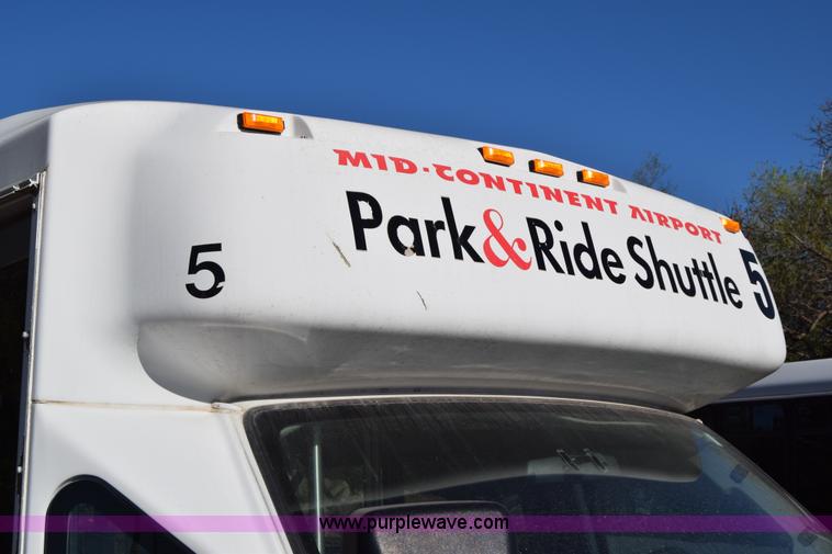 image for item BX9953 2009 Ford Eldorado E450 bus