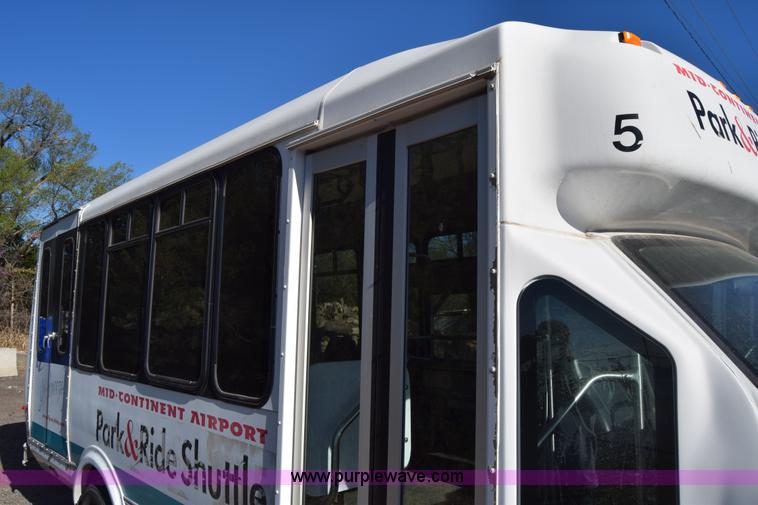 image for item BX9953 2009 Ford Eldorado E450 bus