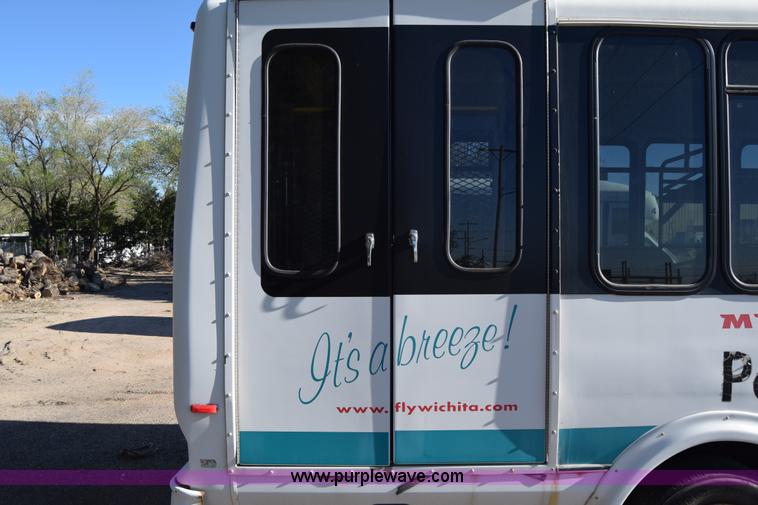 image for item BX9953 2009 Ford Eldorado E450 bus