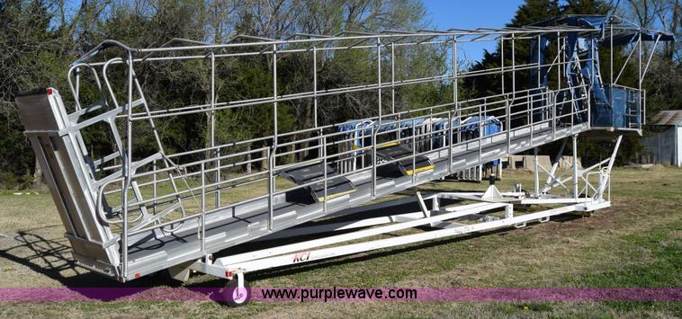 KCI passenger boarding ramp in Wichita, KS | Item BX9954 sold | Purple Wave