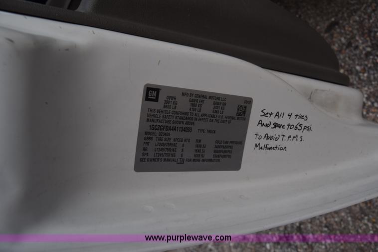 image for item L3752 2010 Chevrolet Express 2500 Cargo van