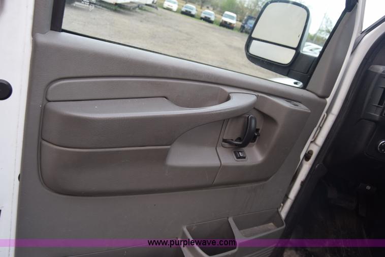image for item L3752 2010 Chevrolet Express 2500 Cargo van