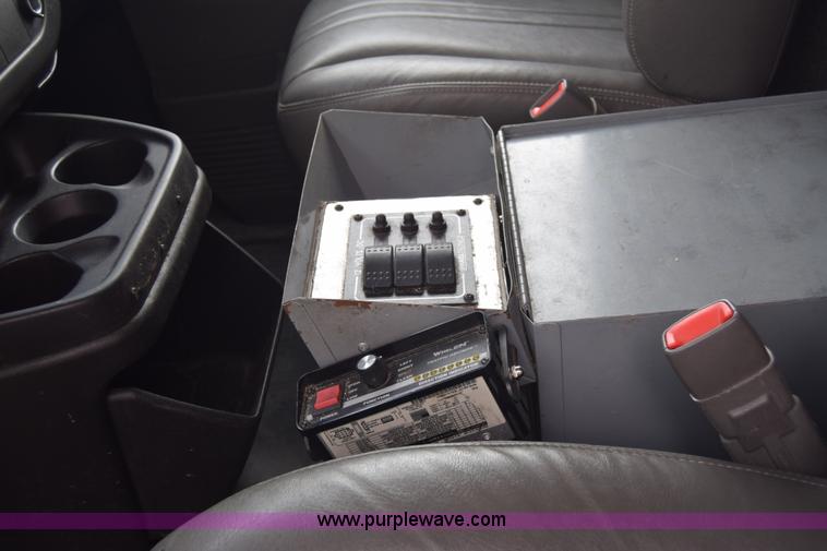 image for item L3752 2010 Chevrolet Express 2500 Cargo van