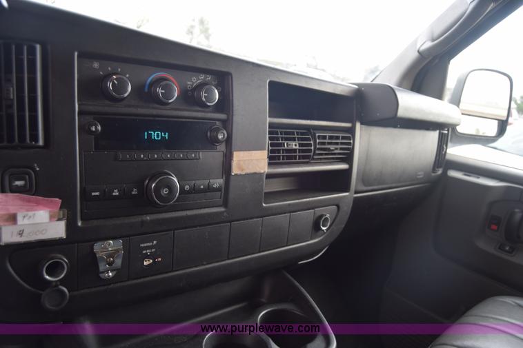 image for item L3752 2010 Chevrolet Express 2500 Cargo van