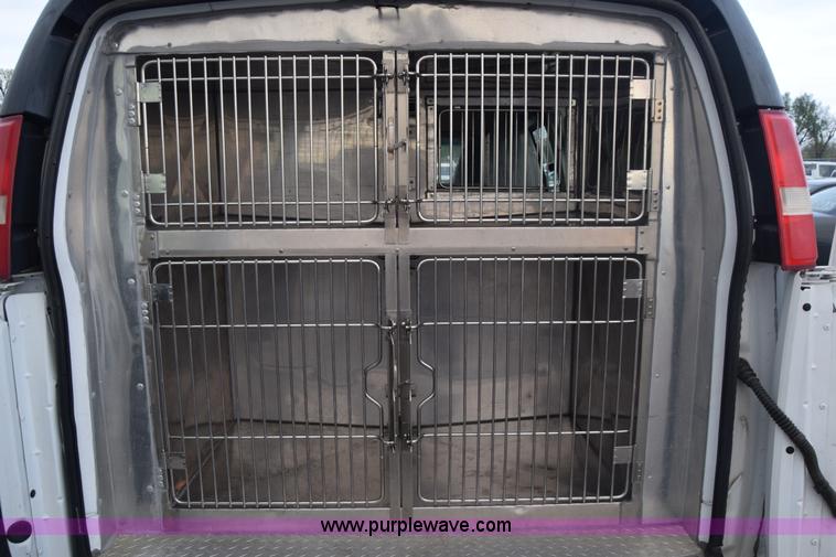 image for item L3752 2010 Chevrolet Express 2500 Cargo van