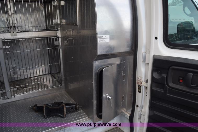 image for item L3752 2010 Chevrolet Express 2500 Cargo van