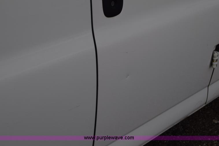 image for item L3752 2010 Chevrolet Express 2500 Cargo van