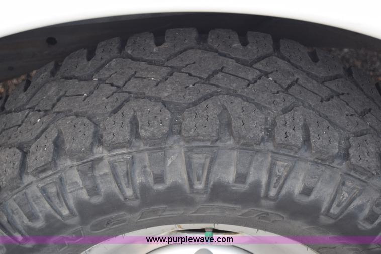 image for item L3752 2010 Chevrolet Express 2500 Cargo van