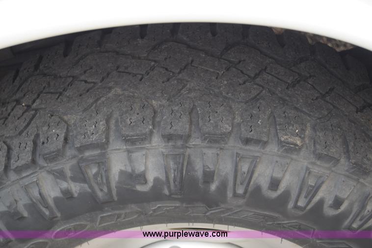 image for item L3752 2010 Chevrolet Express 2500 Cargo van