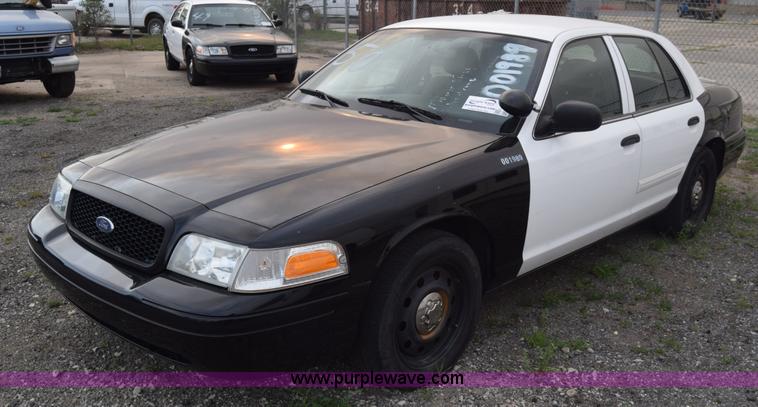 image for item L3753 2009 Ford Crown Victoria Police Interceptor