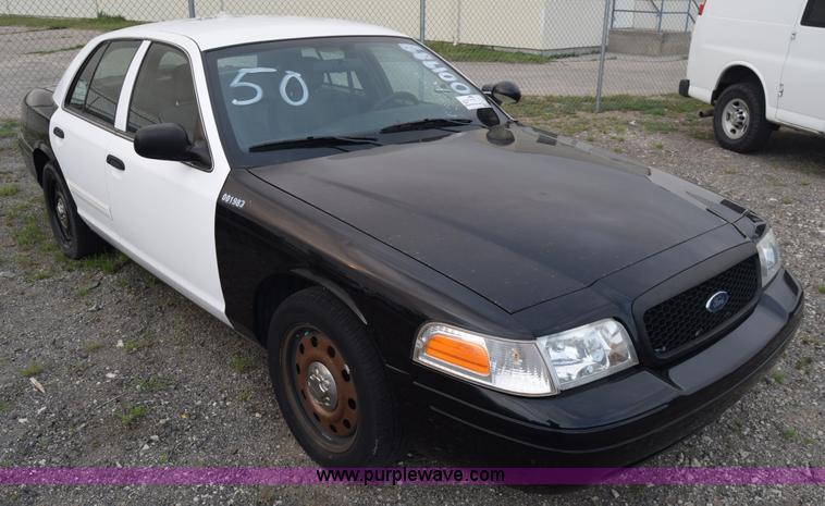 image for item L3753 2009 Ford Crown Victoria Police Interceptor