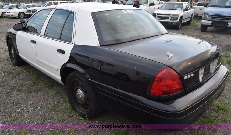 image for item L3753 2009 Ford Crown Victoria Police Interceptor