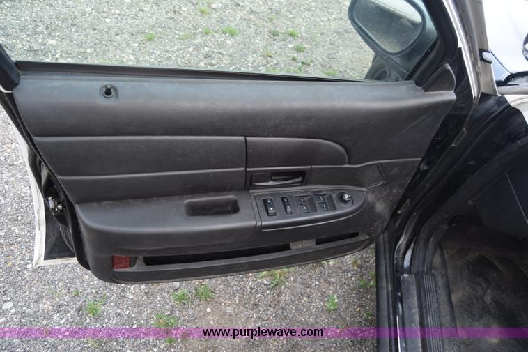 image for item L3753 2009 Ford Crown Victoria Police Interceptor