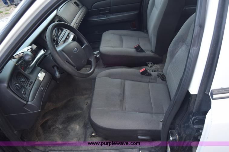 image for item L3753 2009 Ford Crown Victoria Police Interceptor