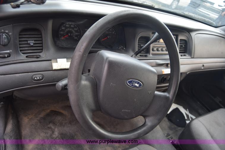 image for item L3753 2009 Ford Crown Victoria Police Interceptor