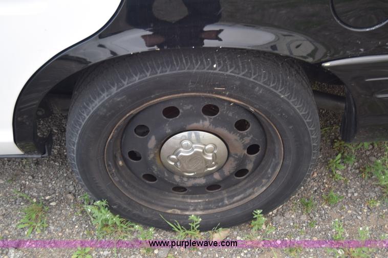 image for item L3753 2009 Ford Crown Victoria Police Interceptor