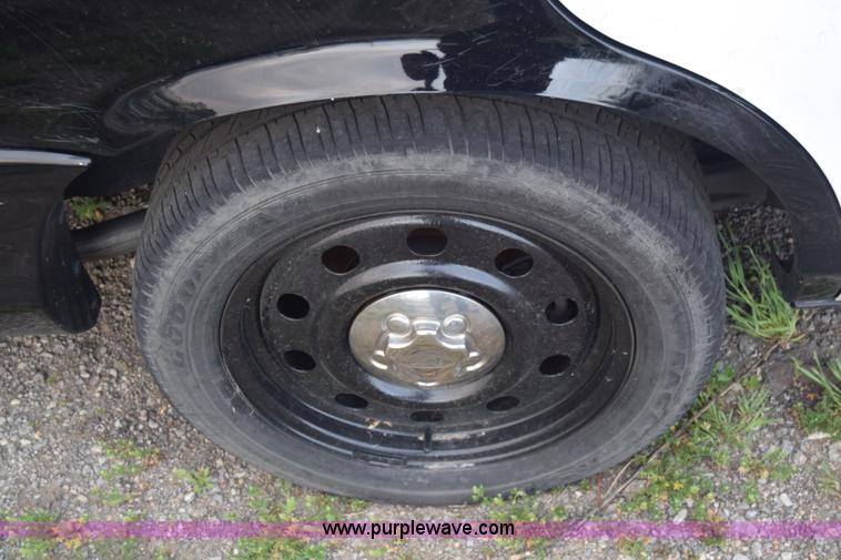 image for item L3753 2009 Ford Crown Victoria Police Interceptor