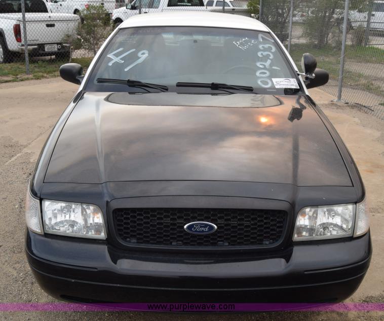 image for item L3754 2011 Ford Crown Victoria Police Interceptor