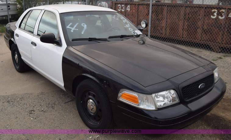 image for item L3754 2011 Ford Crown Victoria Police Interceptor