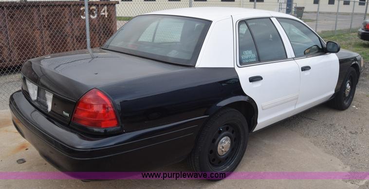 image for item L3754 2011 Ford Crown Victoria Police Interceptor