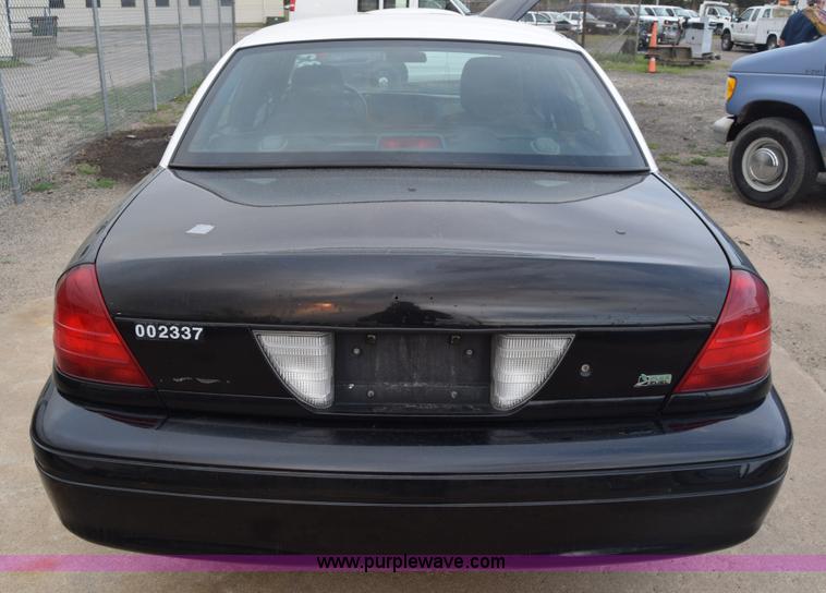 image for item L3754 2011 Ford Crown Victoria Police Interceptor