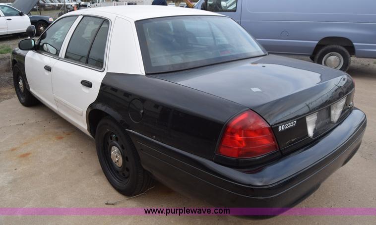 image for item L3754 2011 Ford Crown Victoria Police Interceptor