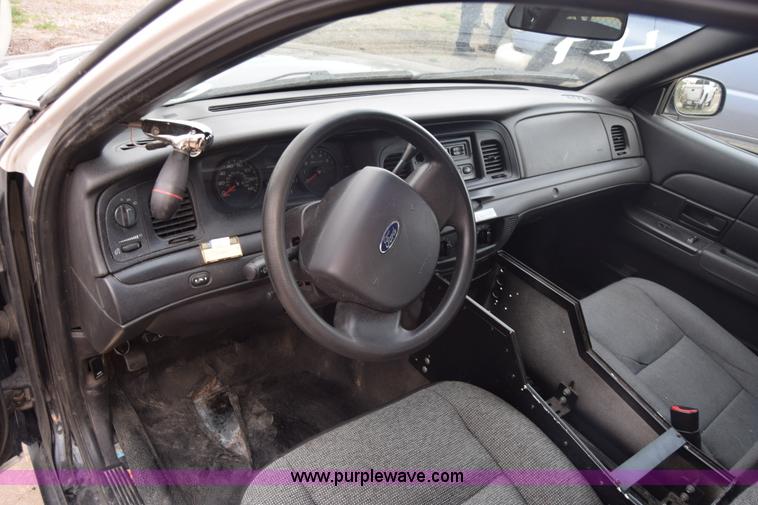 image for item L3754 2011 Ford Crown Victoria Police Interceptor