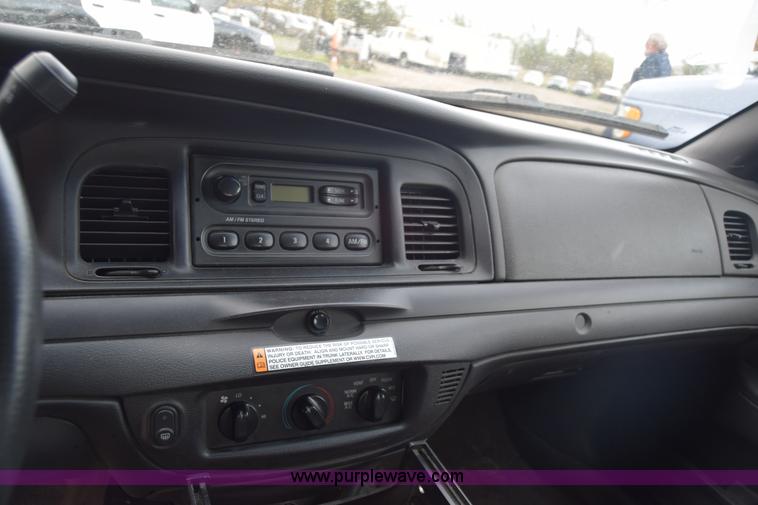 image for item L3754 2011 Ford Crown Victoria Police Interceptor