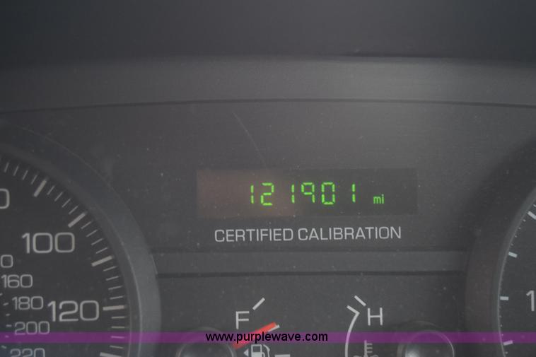 image for item L3754 2011 Ford Crown Victoria Police Interceptor