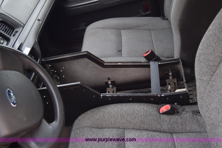 image for item L3754 2011 Ford Crown Victoria Police Interceptor