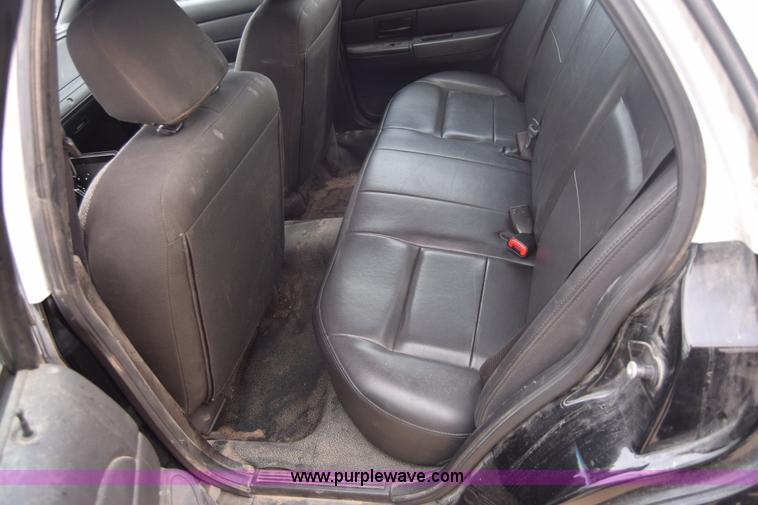 image for item L3754 2011 Ford Crown Victoria Police Interceptor