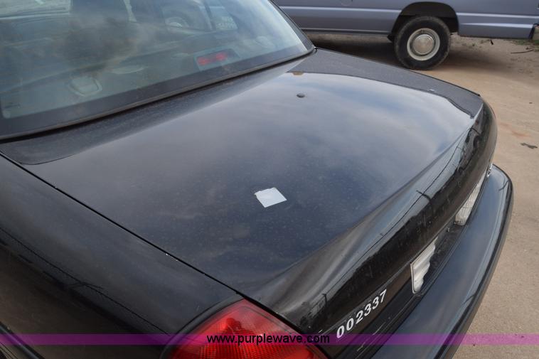 image for item L3754 2011 Ford Crown Victoria Police Interceptor