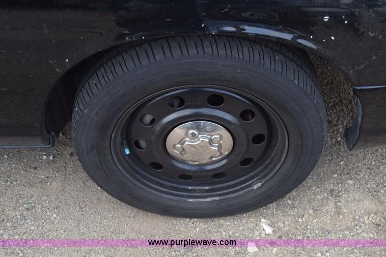 image for item L3754 2011 Ford Crown Victoria Police Interceptor