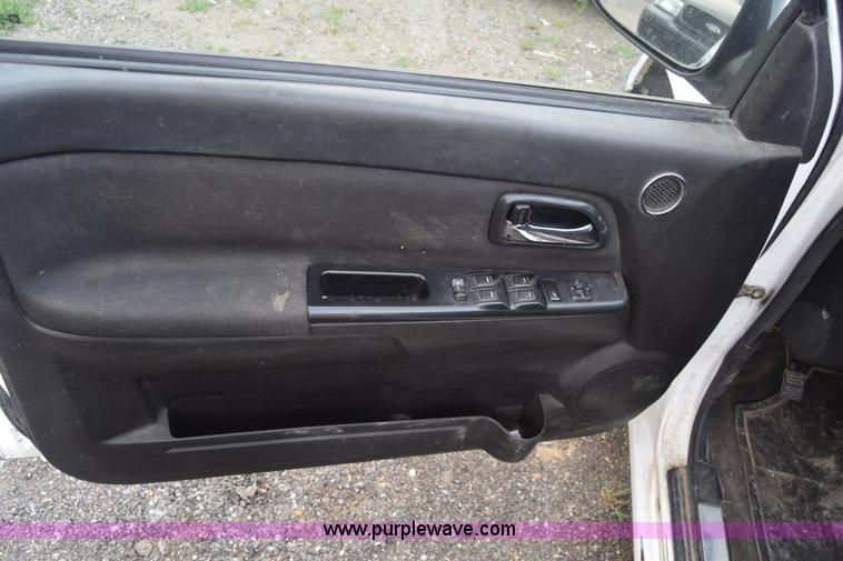 image for item L3756 2008 Chevrolet Colorado LT Crew Cab pickup truck