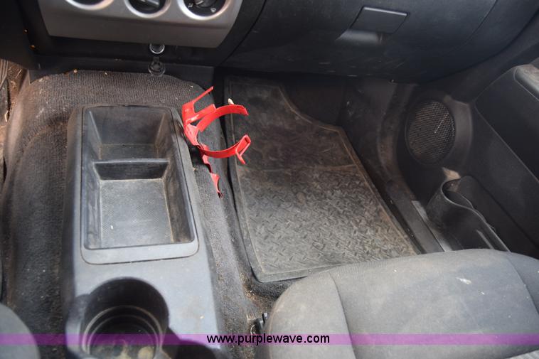 image for item L3756 2008 Chevrolet Colorado LT Crew Cab pickup truck