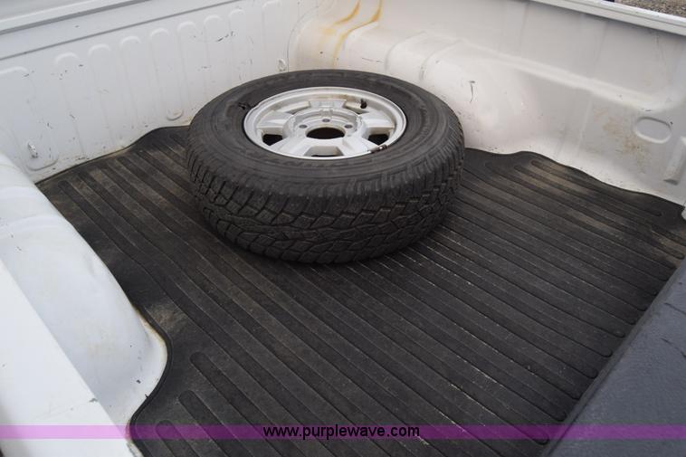 image for item L3756 2008 Chevrolet Colorado LT Crew Cab pickup truck