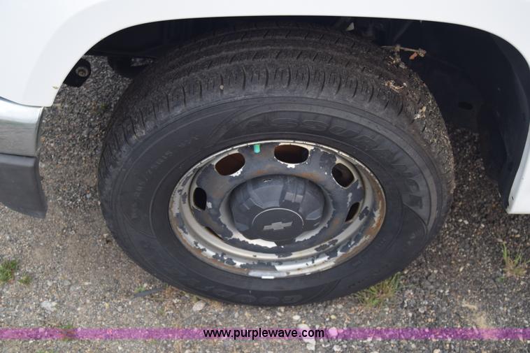 image for item L3756 2008 Chevrolet Colorado LT Crew Cab pickup truck