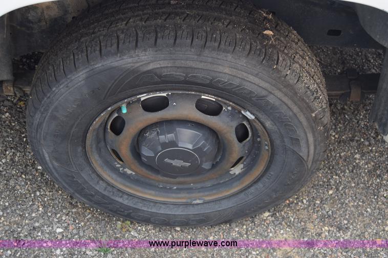 image for item L3756 2008 Chevrolet Colorado LT Crew Cab pickup truck