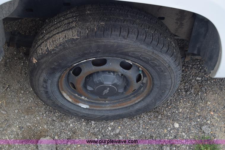 image for item L3756 2008 Chevrolet Colorado LT Crew Cab pickup truck