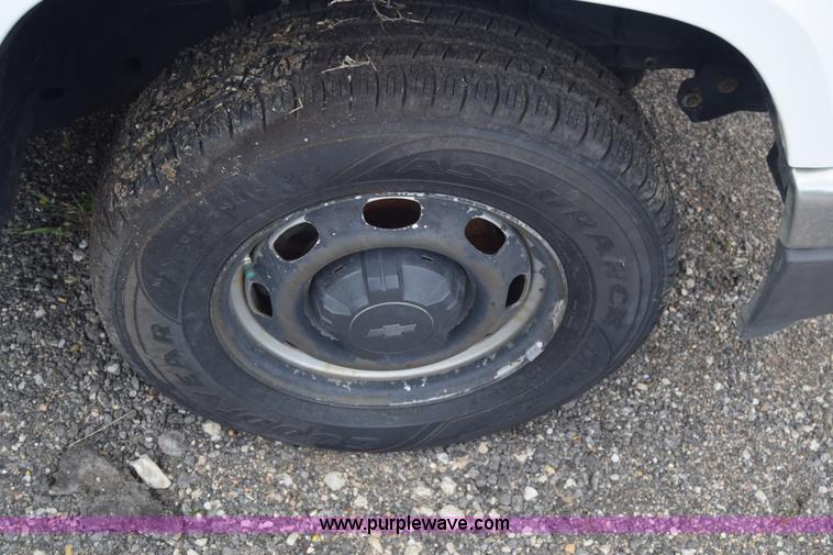 image for item L3756 2008 Chevrolet Colorado LT Crew Cab pickup truck