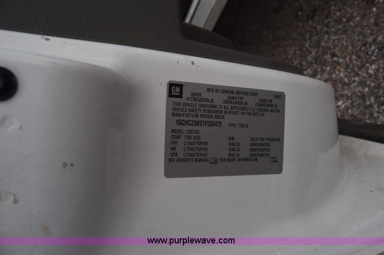 image for item L3757 2007 Chevrolet Silverado 2500HD Crew Cab pickup truck