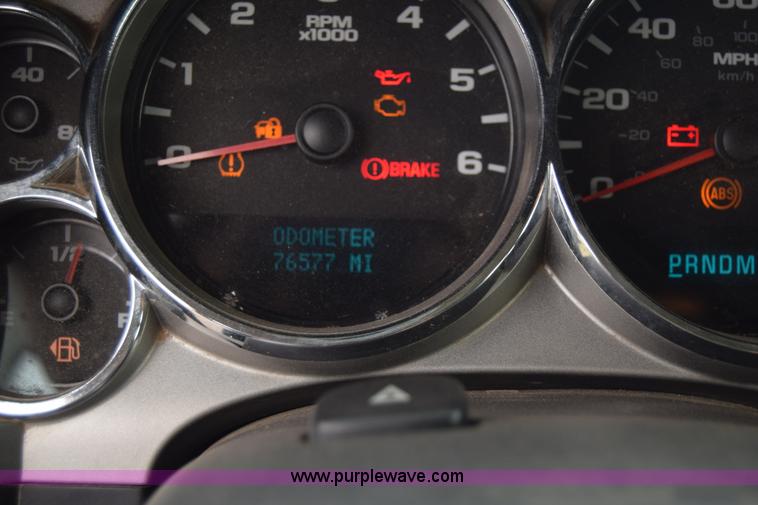 image for item L3757 2007 Chevrolet Silverado 2500HD Crew Cab pickup truck