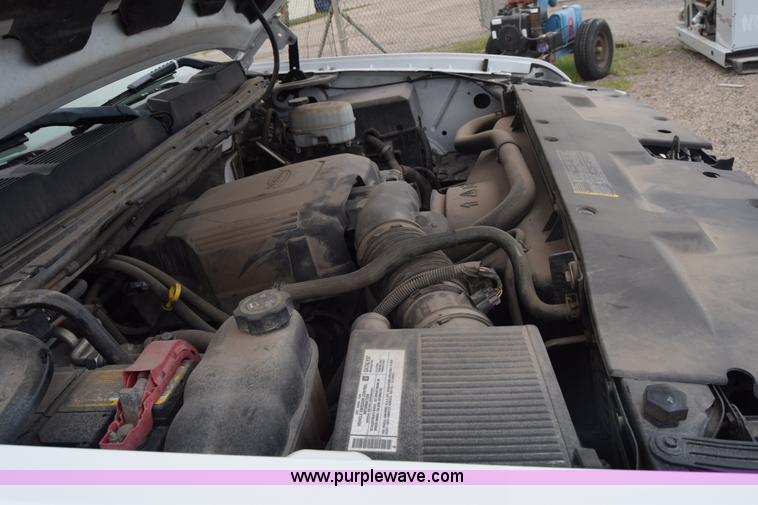 image for item L3757 2007 Chevrolet Silverado 2500HD Crew Cab pickup truck